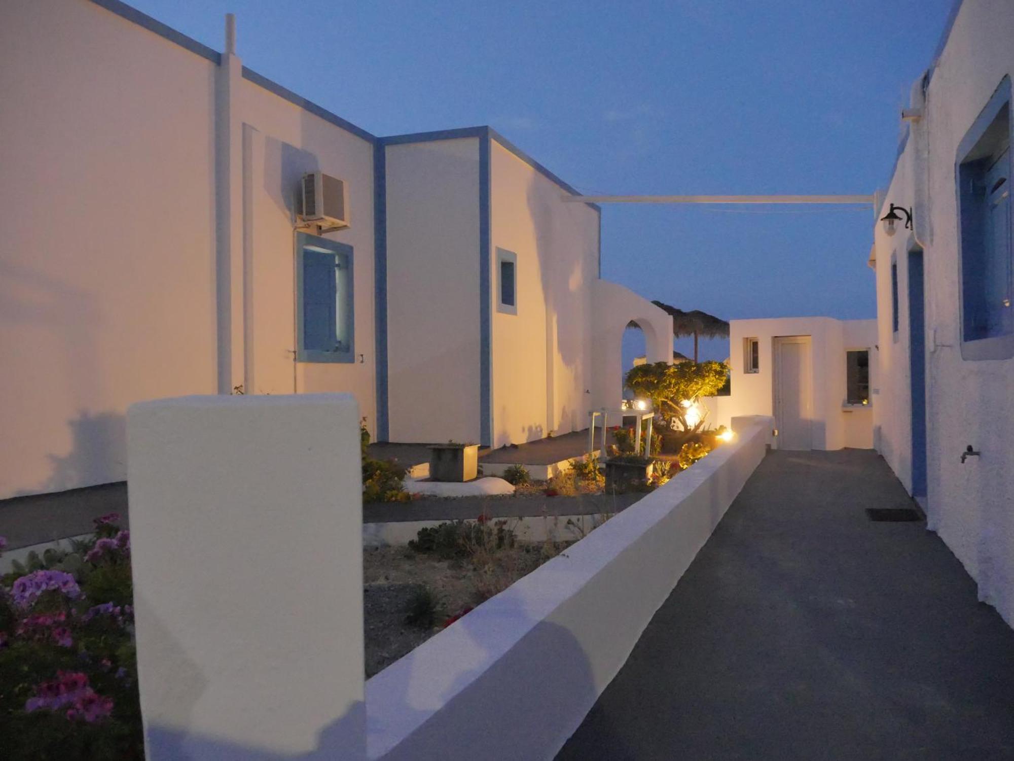 Ancient Thera Apartments Kamári Exterior foto