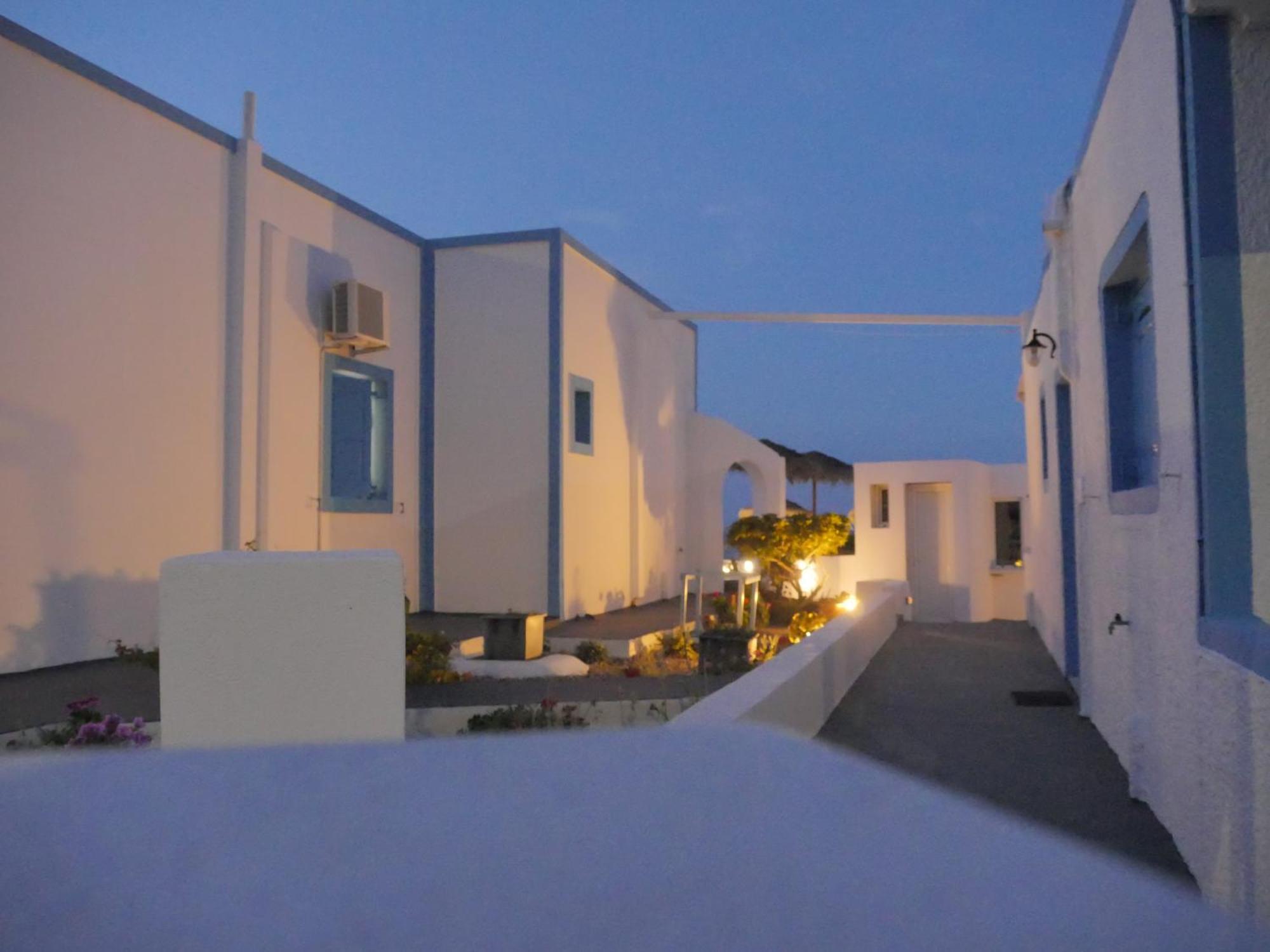 Ancient Thera Apartments Kamári Exterior foto