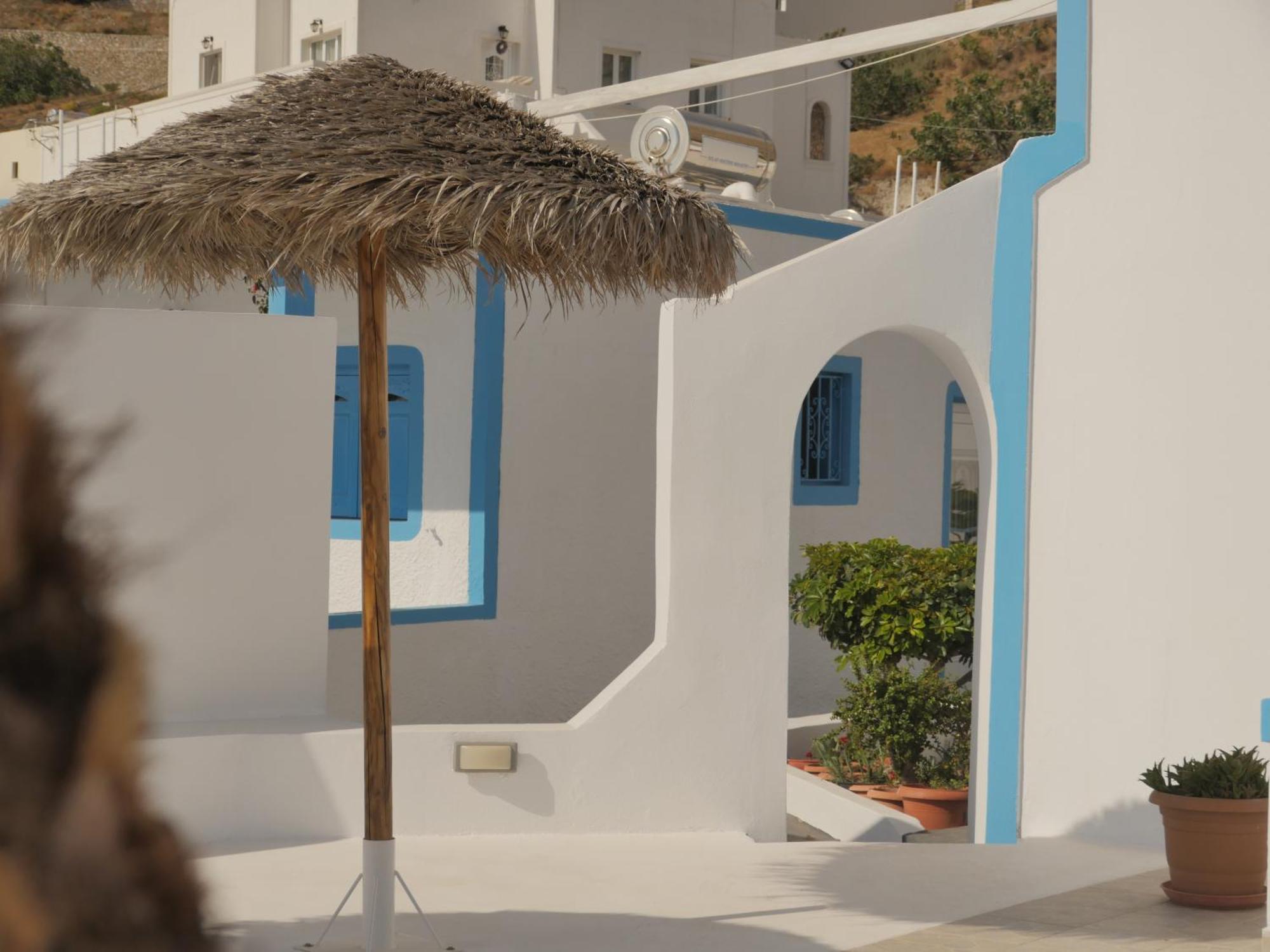 Ancient Thera Apartments Kamári Exterior foto